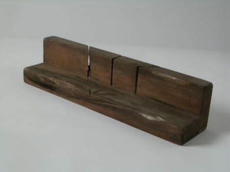 Mitre box