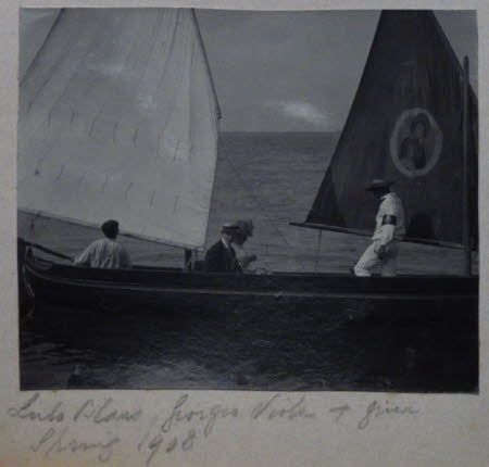 Costanza Hulton (née Mazini) (1863-1939) in a sailing boat with Lulo Blaas and Giorgio Viola - ...
