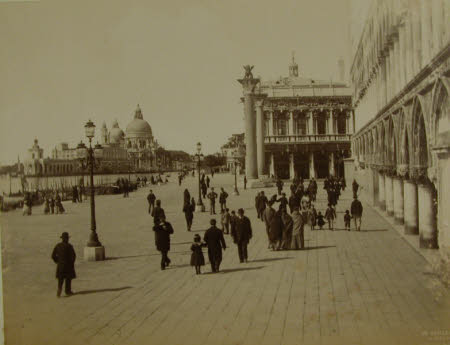 Venezia,  Il Molo.