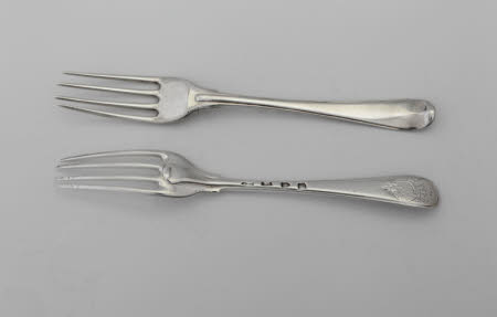 Dessert forks and spoons
