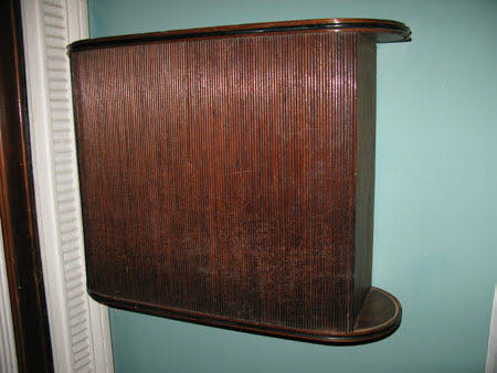 Hanging cabinet