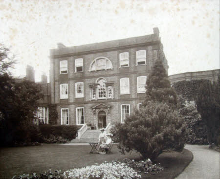 Alexander, Alexandrina and Anna Jane - Garden of Bank House