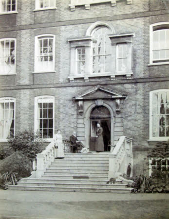 Alexander, Alexandrina and Anna Jane - Garden of Bank House