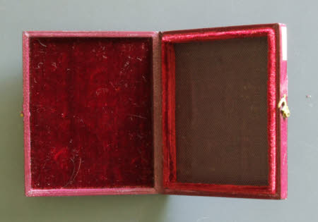 Photograph case