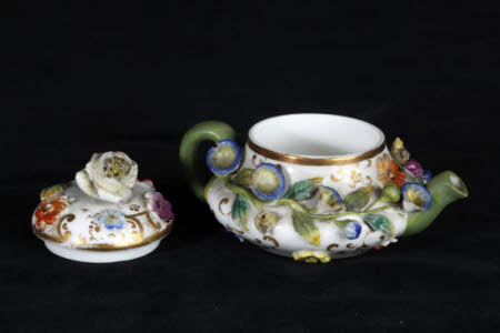 Tea kettle