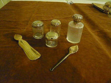Glass jar