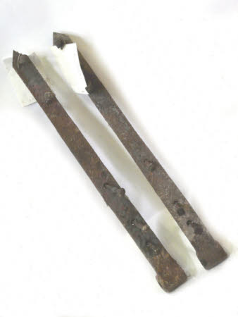 Strap hinge