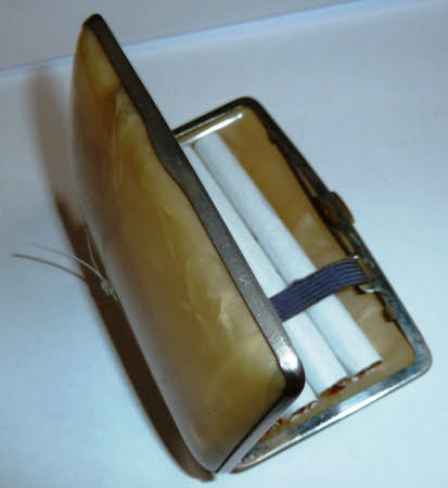 Cigarette case
