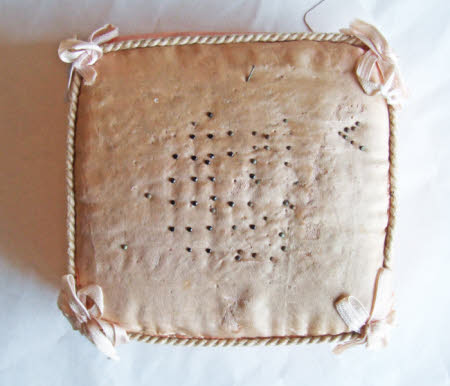 Pin cushion