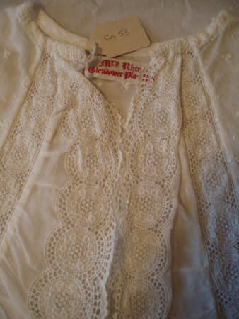 Embroidered collar