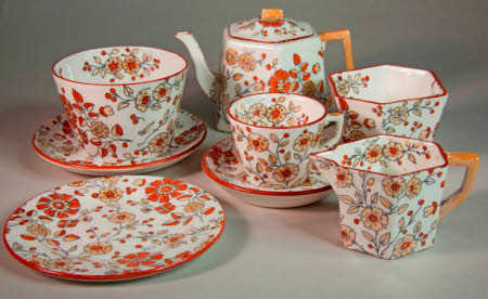 Doll's tea service