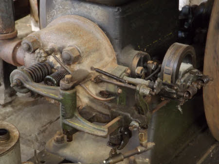 Oil engine