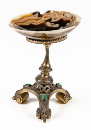 Bon-bon dish