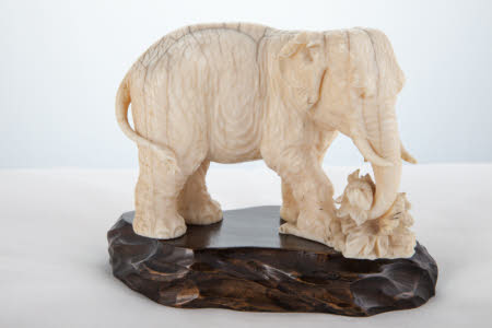 Model elephant