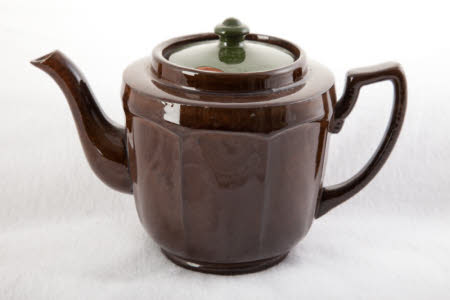 Tea pot