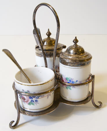Cruet set