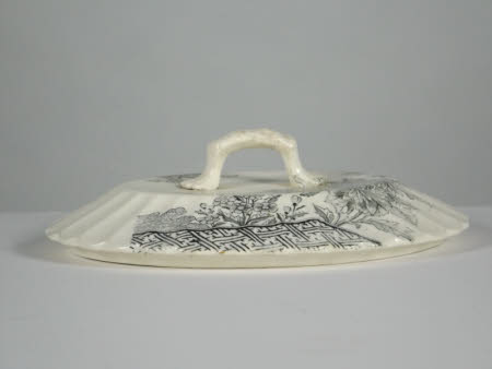 Tureen cover
