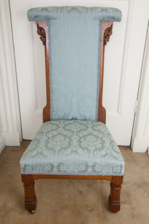 Pre-dieu chair