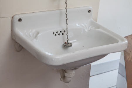 Wash basin