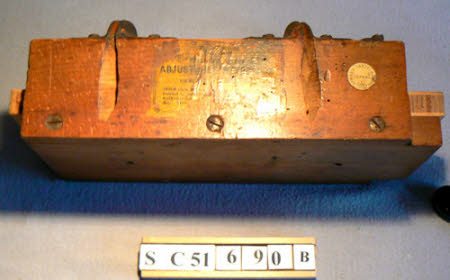 Mitre box