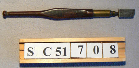Glass cutter