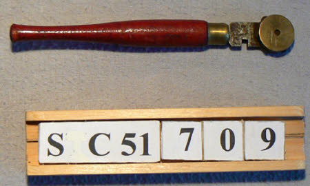 Glass cutter