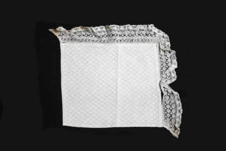 Dressing table mats