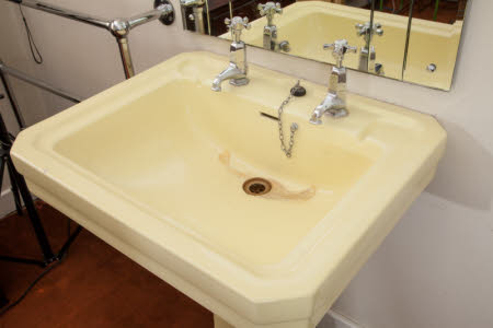 Wash basin