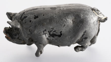 Toy pig