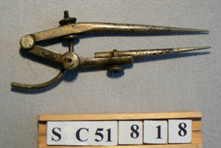 Wing compass