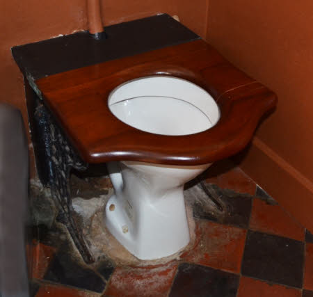 Lavatory seat