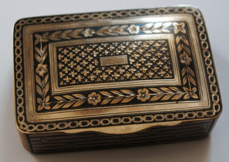 Snuff box