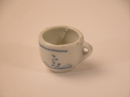 Doll's cup