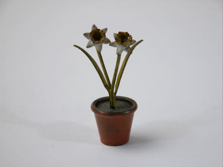 Doll's house plant pot