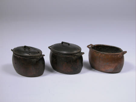 Doll's house cooking pot