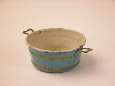 Doll's wash tub