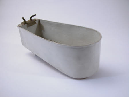 Doll's house bath