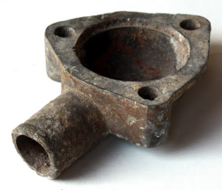Thermostat housing