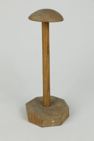 Wig stand