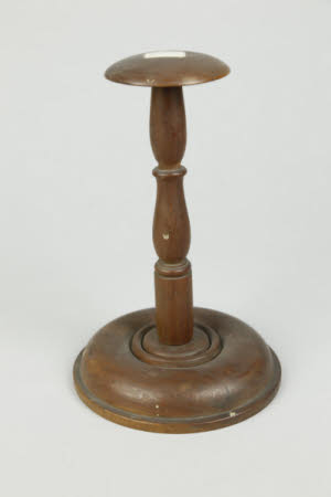 Wig stand