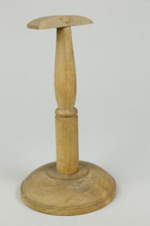 Wig stand