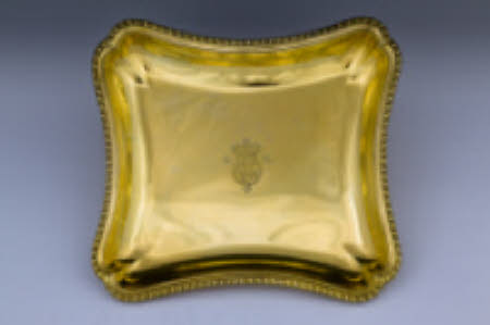 Dessert dish