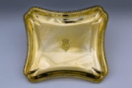 Dessert dish