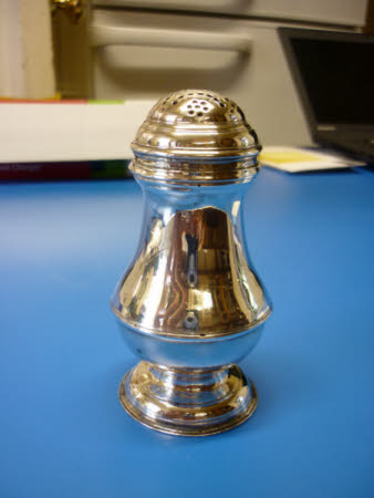 Pepper caster