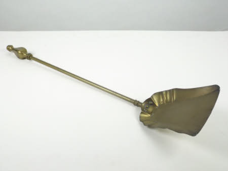 Fire shovel