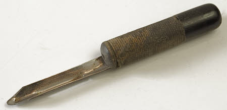 Vegetable peeler