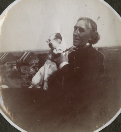 Sir Henry Irving (1838-1905) and Ellen Terry's dog 'Fussie' at Winchelsea, East Sussex