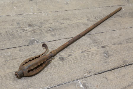 Curtain pole finial