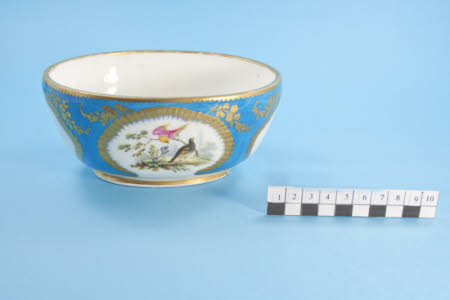 Sauce tureen