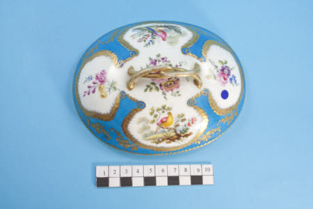 Sauce tureen cover